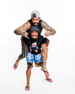 Imagem com foto dos participantes de Túnel do Amor Bruno e Diogo Lemela