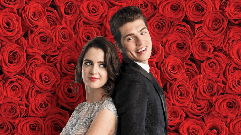 Imagem com foto dos atores Laura Marano e Gregg Sulkin, anunciado pelo SBT em pacote de filmes