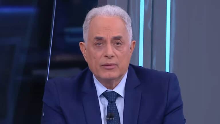 Imagem com foto de William Waack durante apresentação do WW na CNN Brasil