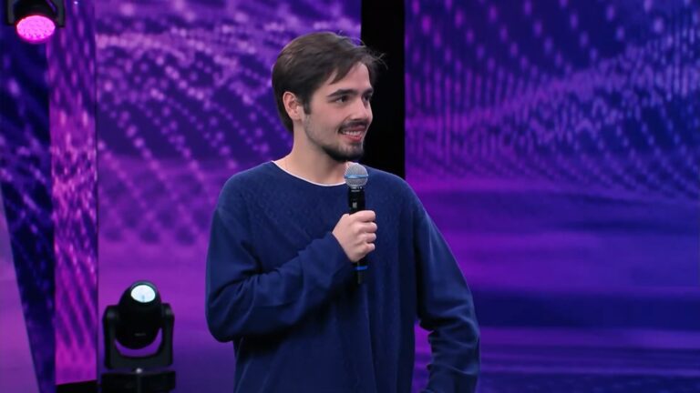 Foto de João Guilherme Silva apresentando Faustão na Band