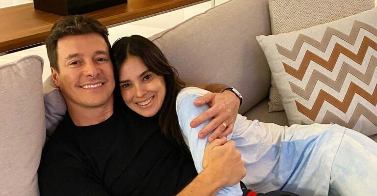 Foto de Rodrigo Faro e sua mulher