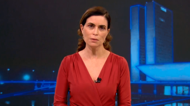 Imagem com foto da jornalista Giuliana Morrone durante apresentação do Jornal da Globo