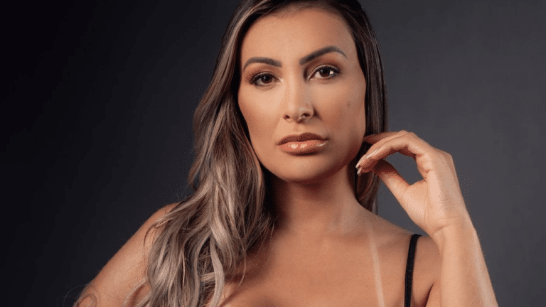 Imagem com foto da modelo Andressa Urach