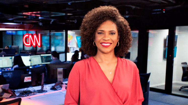 Imagem com foto da apresentadora da CNN Brasil Luciana Barreto