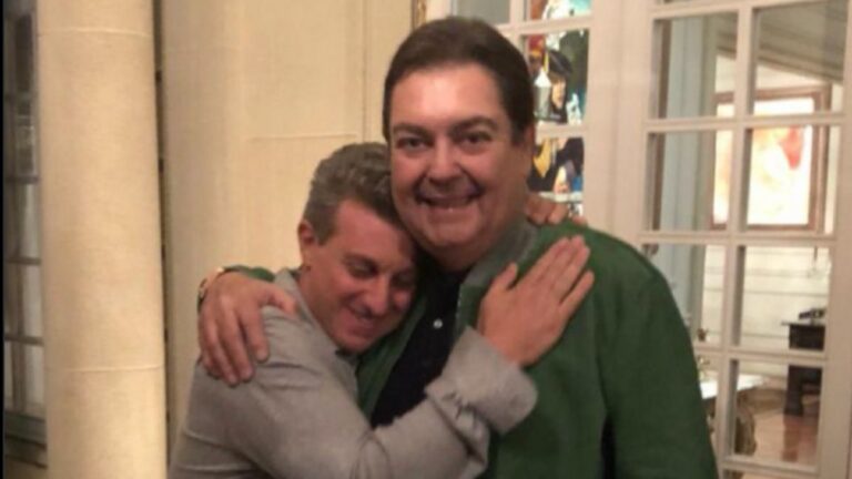 Foto de Luciano Huck, apresentador da Globo, e Faustão, desempregado