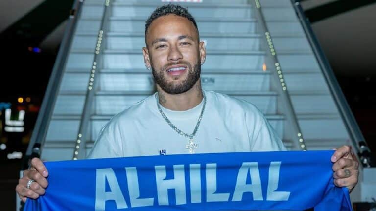 Foto de Neymar Jr. em apresentação no Campeonato Saudita, exibido pela Band