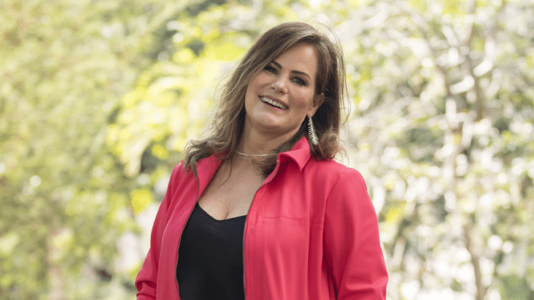 Renata Ceribelli em foto nos Estúdios Globo