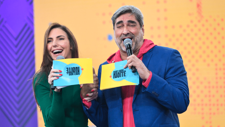 Glenda Kozlowski e Zeca Camargo no palco do programa Melhor da Noite, da Band