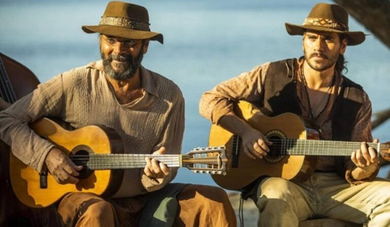 Foto de Gabriel Sater e Almir Sater, atores de Pantanal