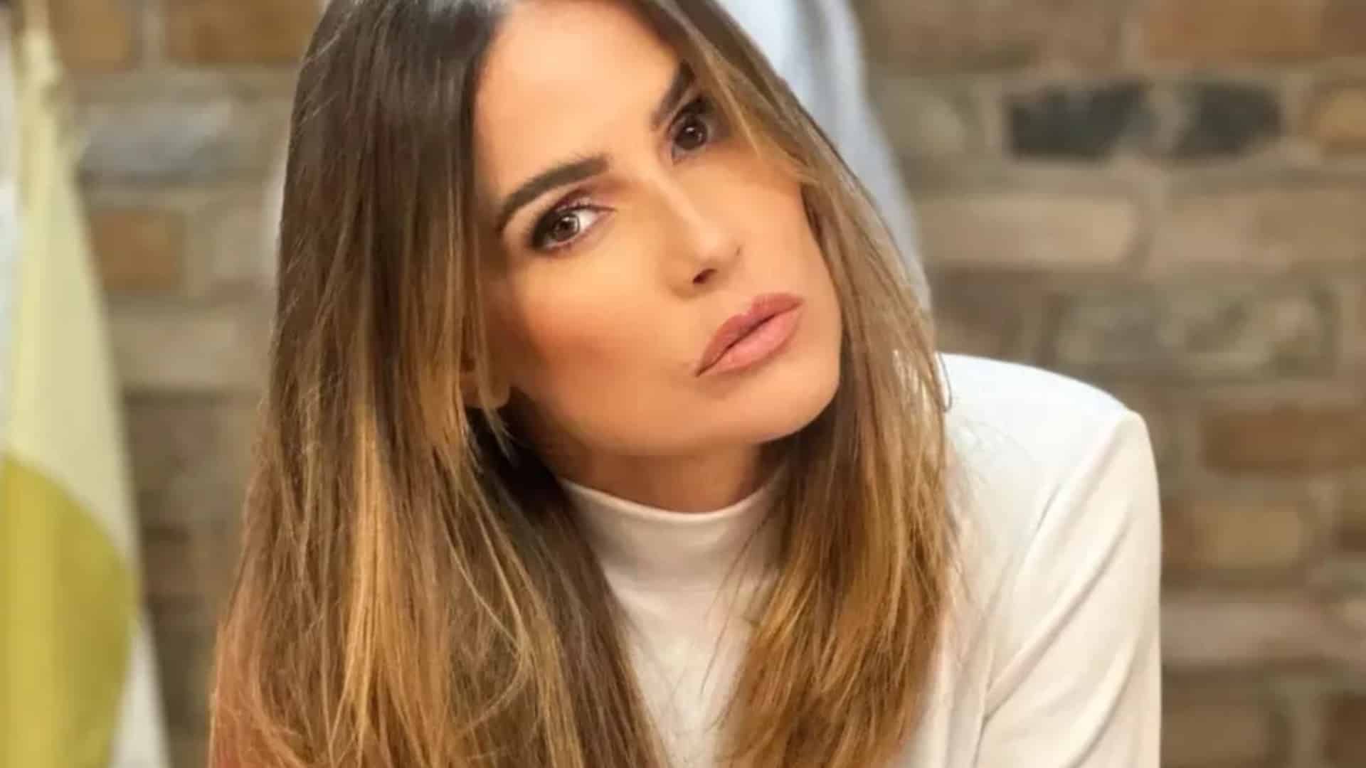 Deborah Secco revela exigência de diretor para ficar nua aos 18 anos: 