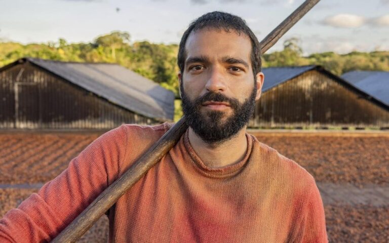 Foto de José Inocêncio, personagem de Humberto Carrão, na novela Renascer