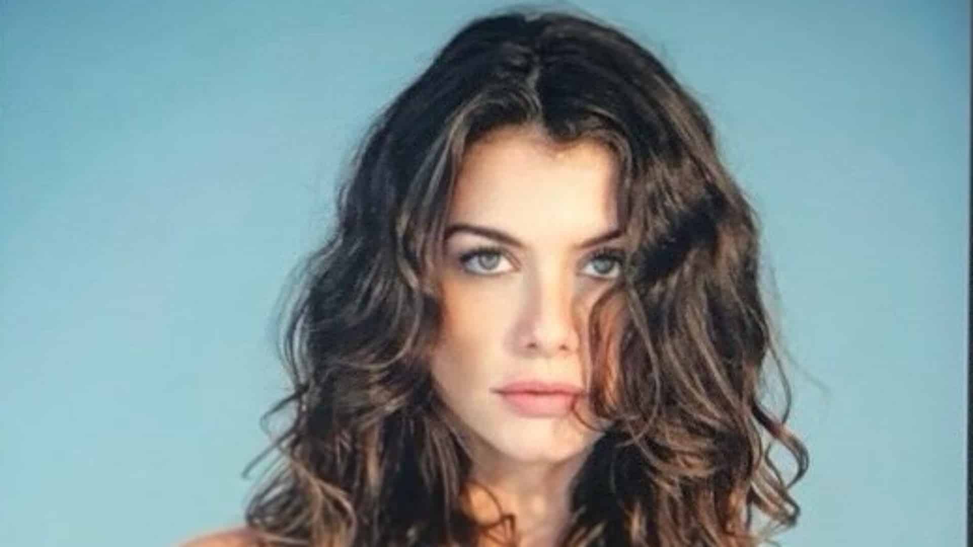 Alinne Moraes é notificada por foto nua em rede social: 