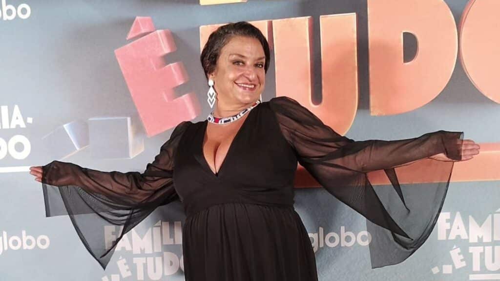 Foto de Grace Gianoukas na coletiva de imprensa de Família é Tudo