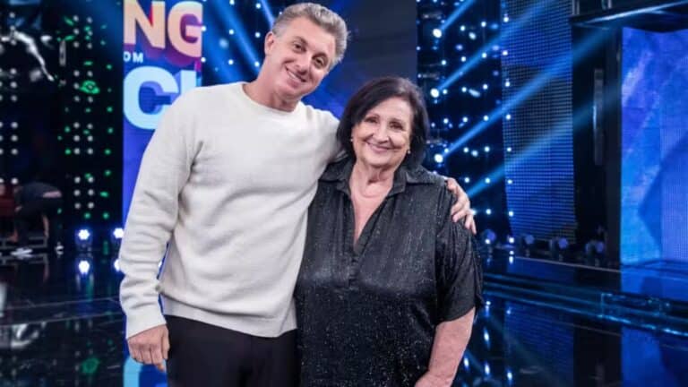 Foto de Luciano Huck e Dona Déa