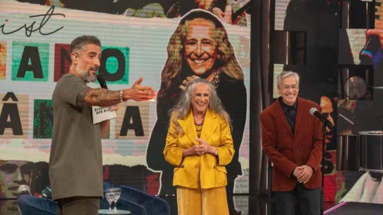 Foto de Caetano Veloso e Maria Bethânia com Marcos Mion