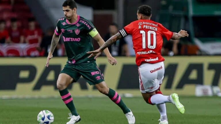 Foto de jogadores do Fluminense e Internacional, disputados pela Globo