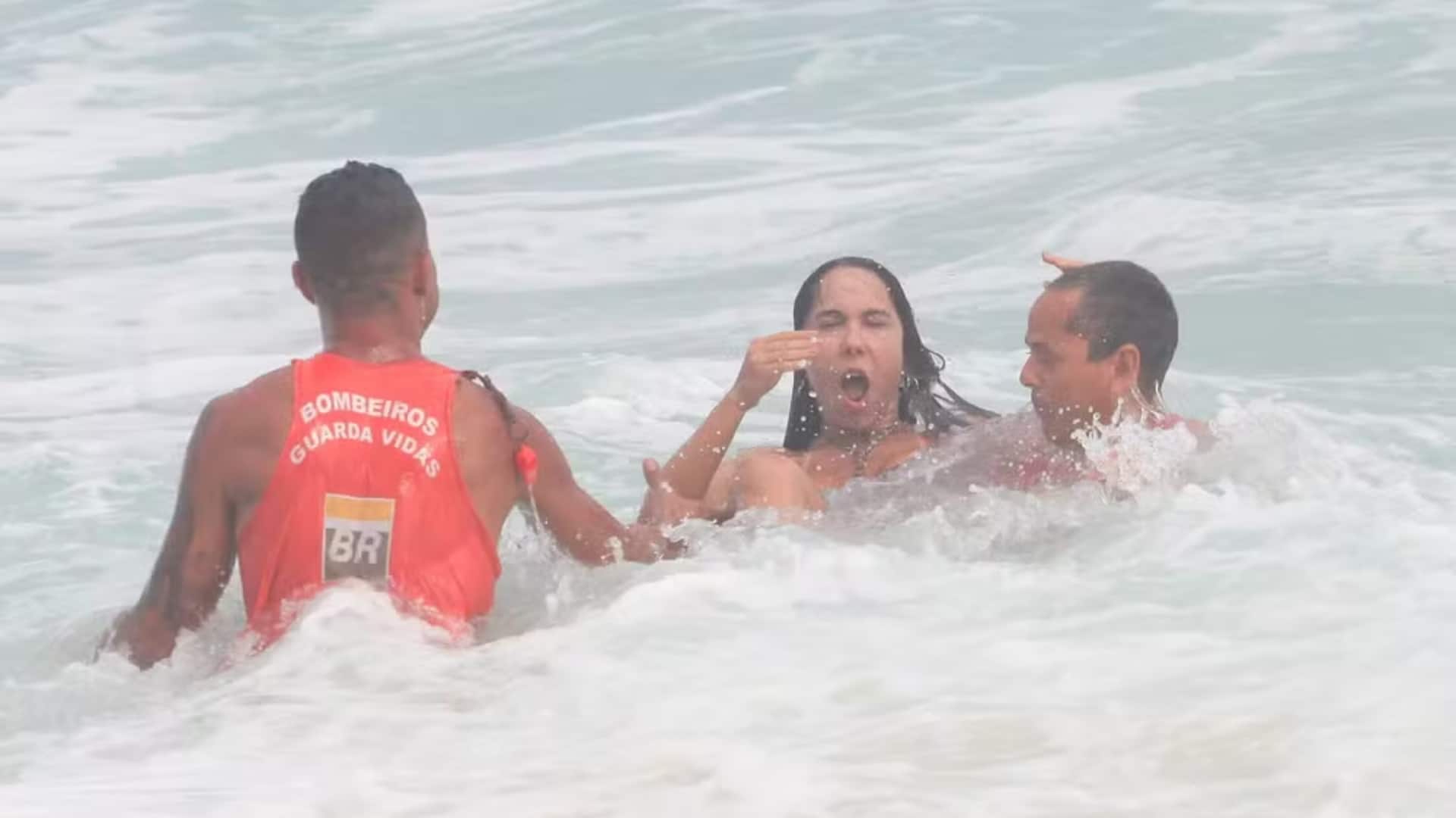 Foto de Mulher Melão afogando