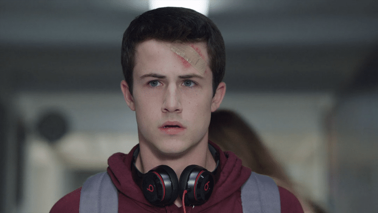 Foto de Dylan Minnette em cena de 13 Reasons Why