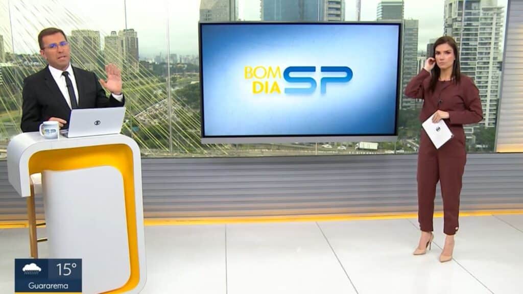 Foto de Rodrigo Bocardi e Sabina Simonato no Bom Dia SP TV Globo