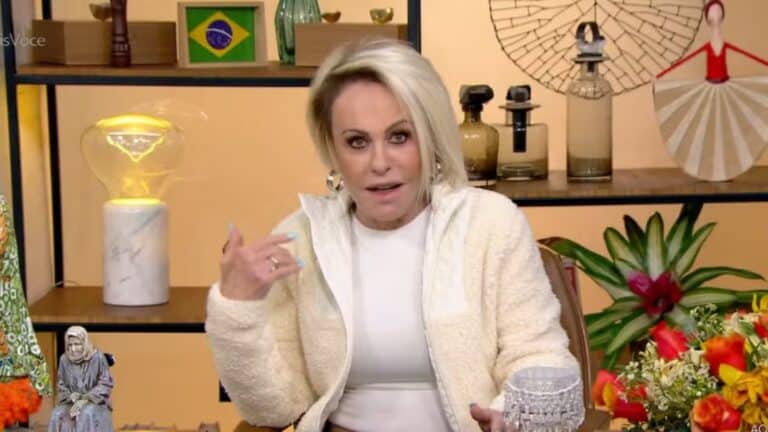 Foto de Ana Maria Braga de branco no Mais Você