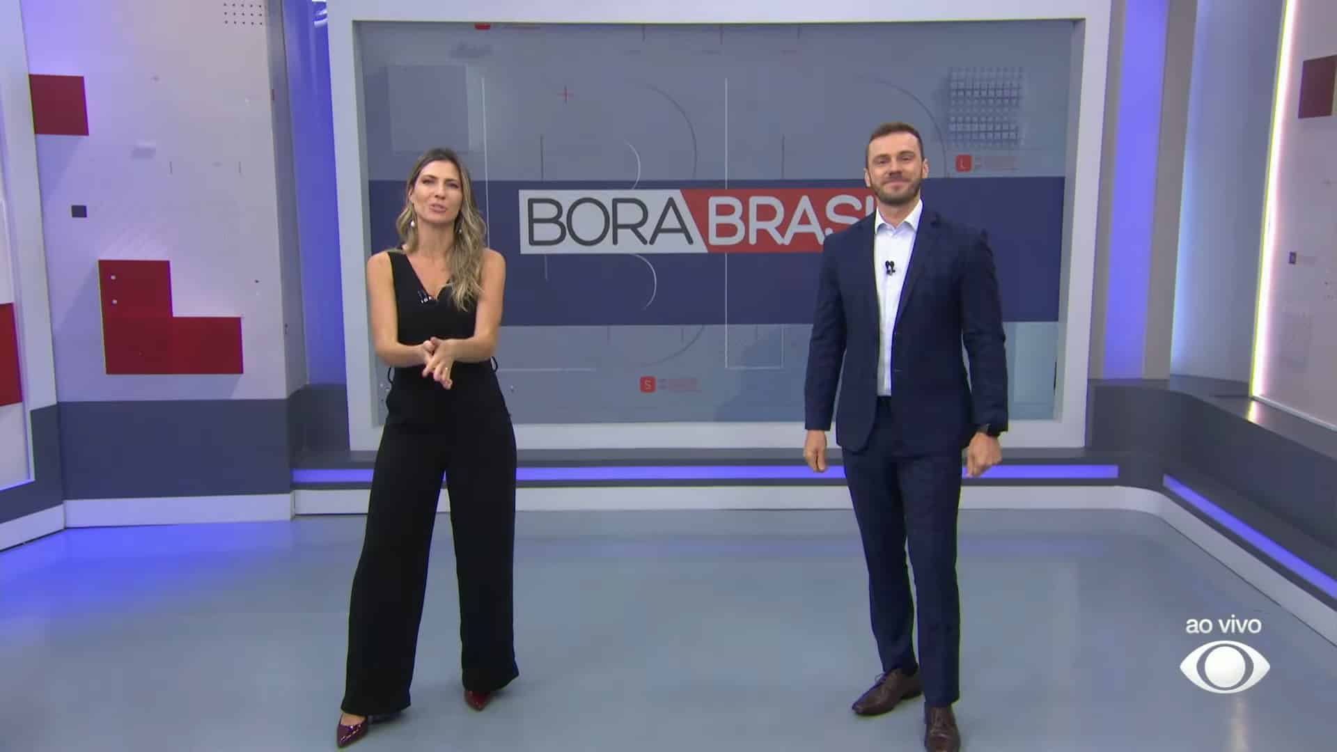 Foto de Patrícia Rocha e Igor Calian apresentando o Bora Brasil