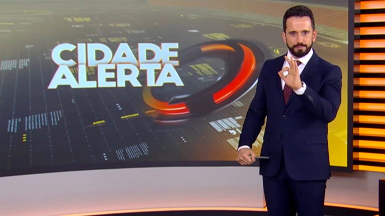 Foto de Dionísio Freitas apresentando o Cidade Alerta