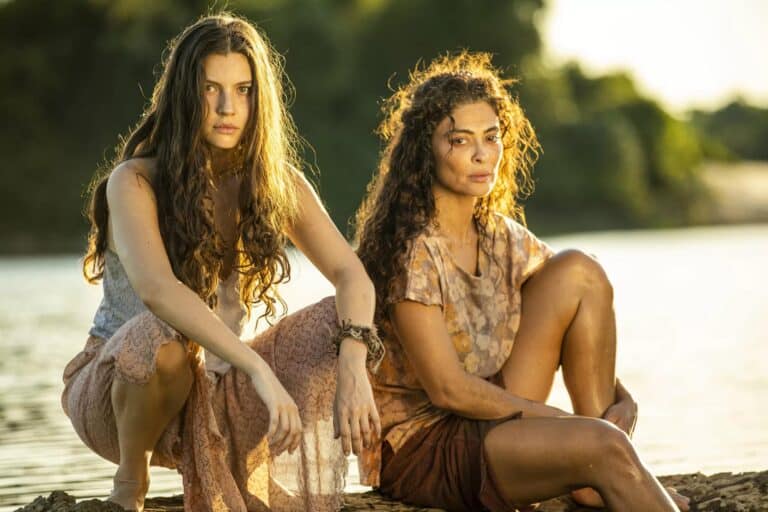 Foto de Alanis Guillen e Juliana Paes