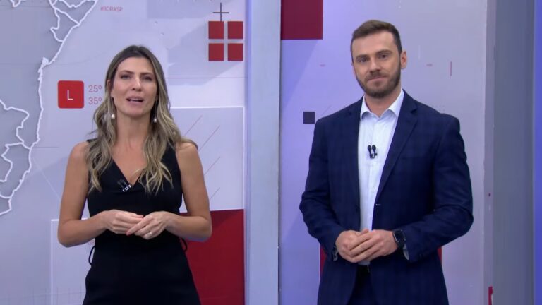 Foto de Patrícia Rocha e Igor Calian apresentando o Bora Brasil, telejornal da Band