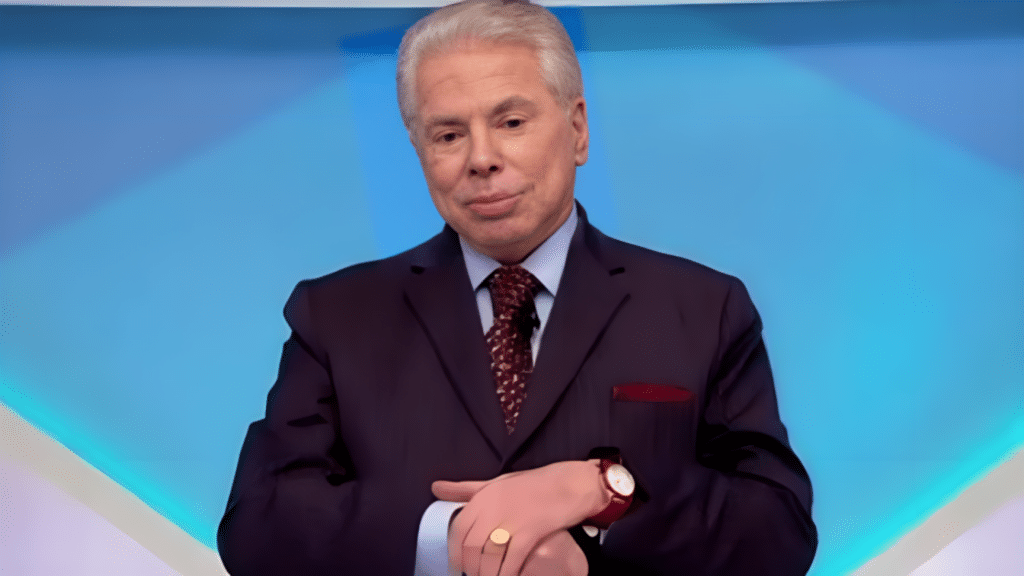 Foto de Silvio Santos com cabelo grisalho