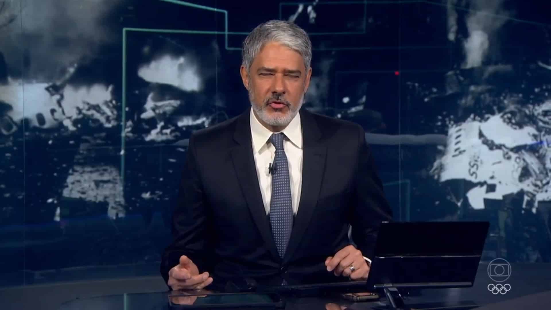 Foto de William Bonner na bancada do Jornal Nacional