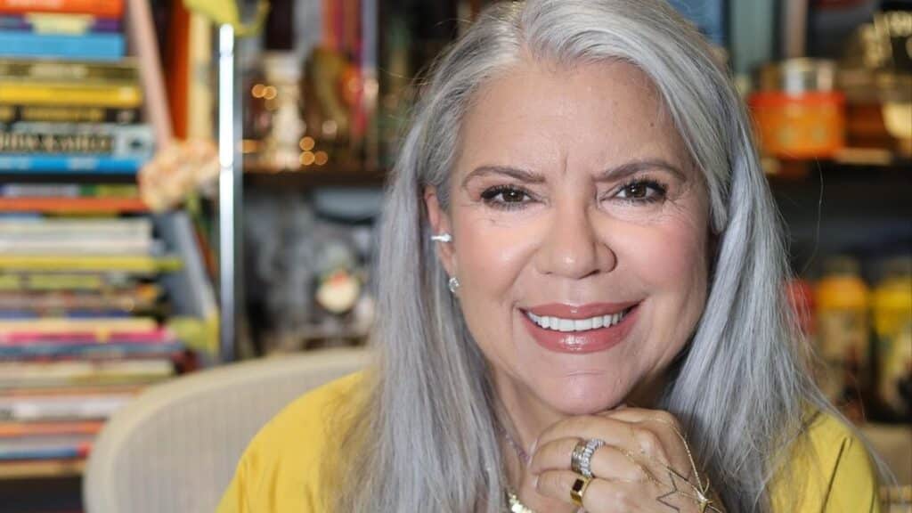 Foto de Astrid Fontenelle sorrindo