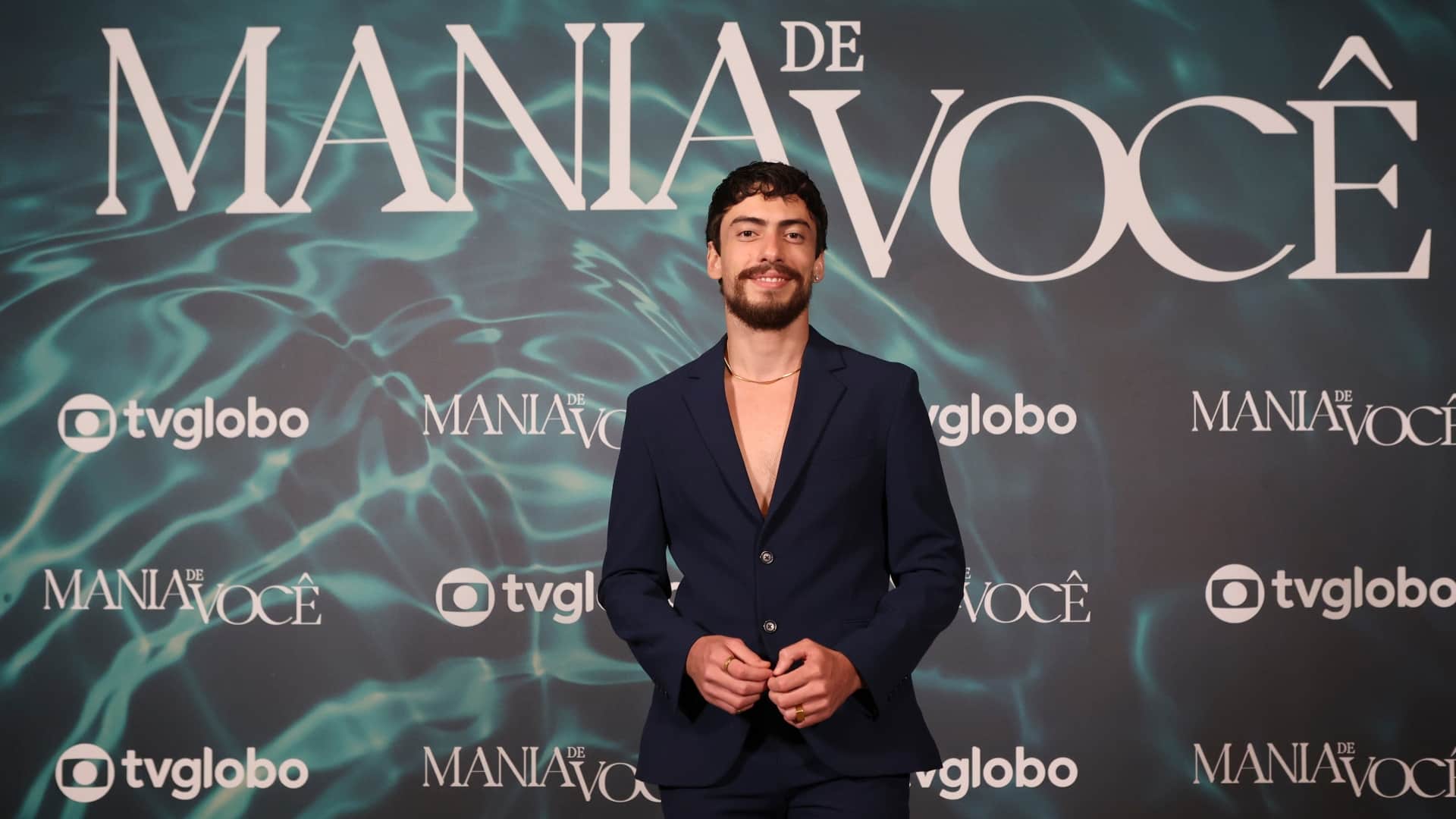 Foto de Jaffar Bambirra na coletiva de imprensa de Mania de Você