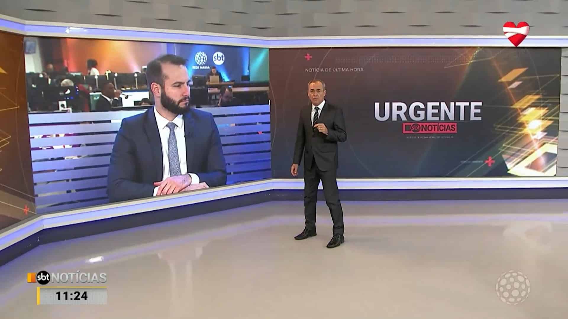 Foto de João Salgado e Sandro Dalpícolo apresentando o SBT Notícias