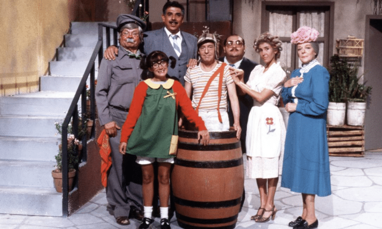 Imagem com o elenco da série Chaves