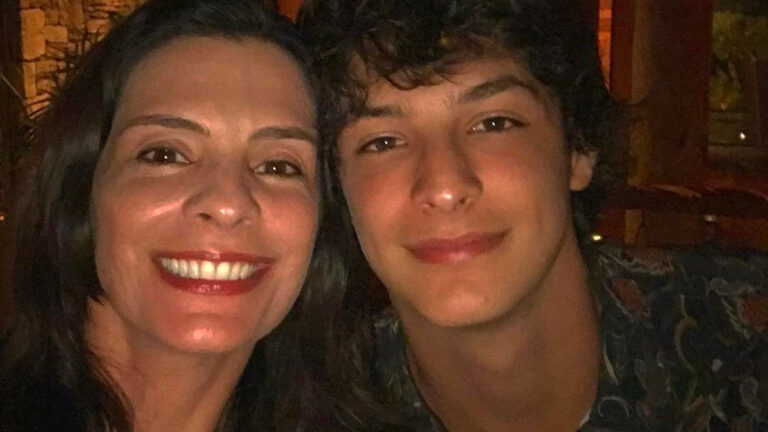 Foto de Helena Ranaldi e Pedro Waddington, que estreará na Globo