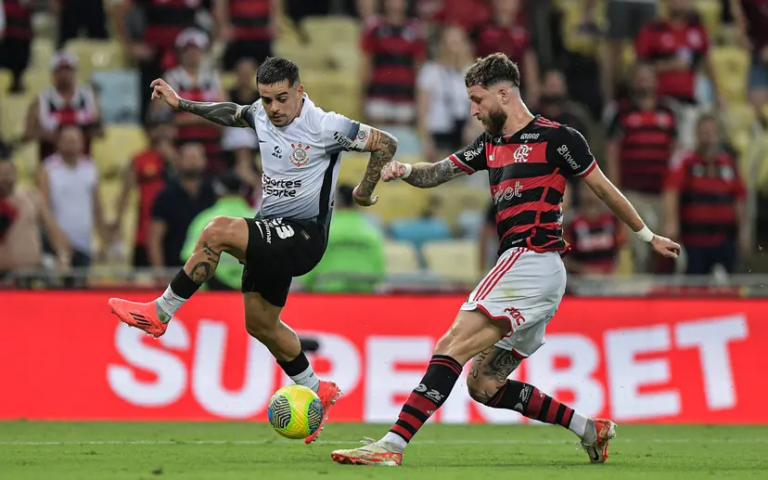 Imagem de partida entre Corinthians e Flamengo, em jogo exibido pela Globo