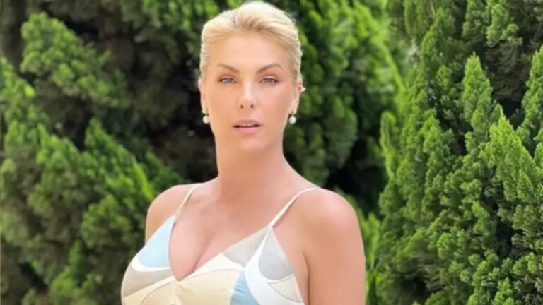 Foto de Ana Hickmann séria olhando para a frente