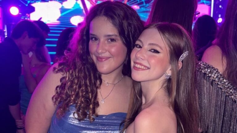 Foto de Fabi Landim no aniversário de 15 anos de Tória