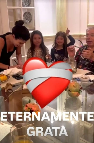 Foto de Renata Abravanel sobrinhas e Silvio Santos à mesa