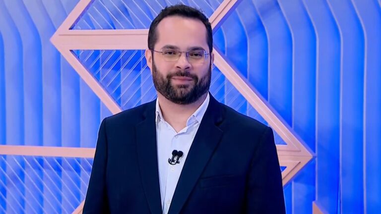 Foto de Marcelo Casagrande, apresentador do SBT