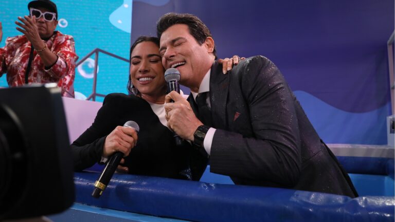 Foto de Patricia Abravanel e Celso Portiolli, apresentadores do SBT