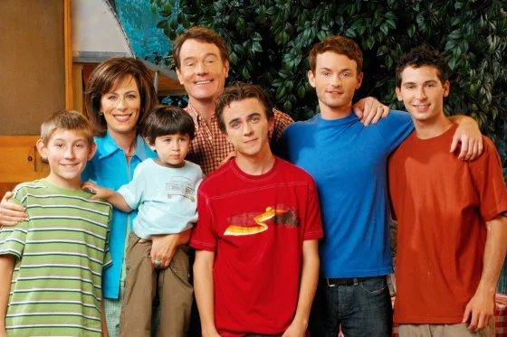 Imagem com o elenco da série Malcolm in the Middle