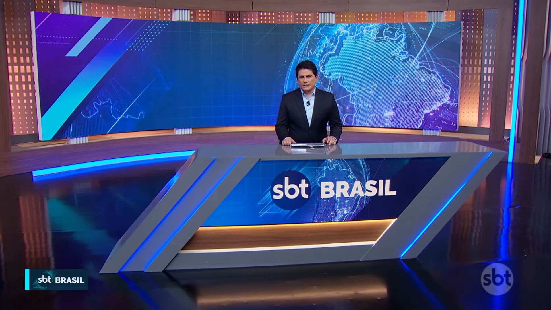 Foto de César Filho na bancada do SBT Brasil