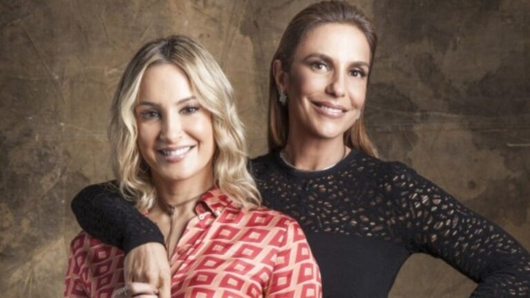 Foto de Claudia Leitte e Ivete Sangalo abraçadas