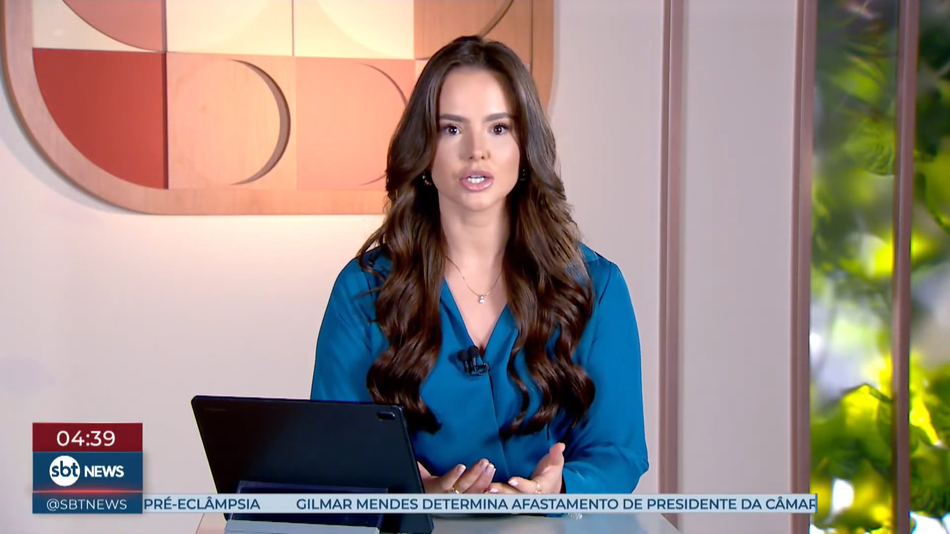 Foto de Suzana Busanello em entrada ao vivo no SBT News