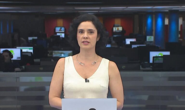 Foto de Juliana Castanha, apresentadora da TV Verdes Mares, afiliada da Globo