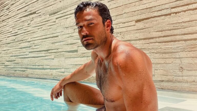 Foto de Sergio Marone em piscina