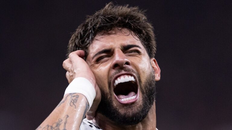 Foto do jogador Yuri Alberto na partida entre Corinthians e Universidad Central