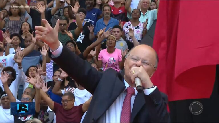 Foto de Edir Macedo em reportagem do Jornal da Record