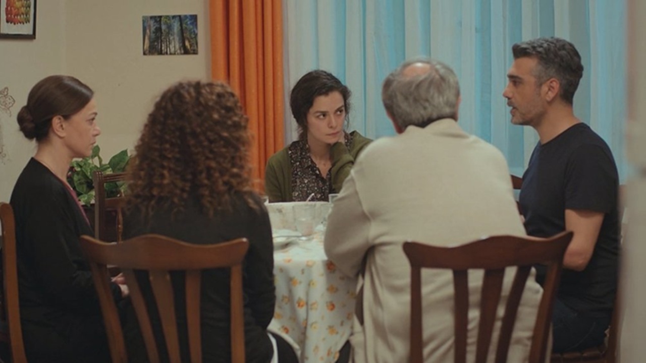 Imagem de cena da novela turca Força de Mulher